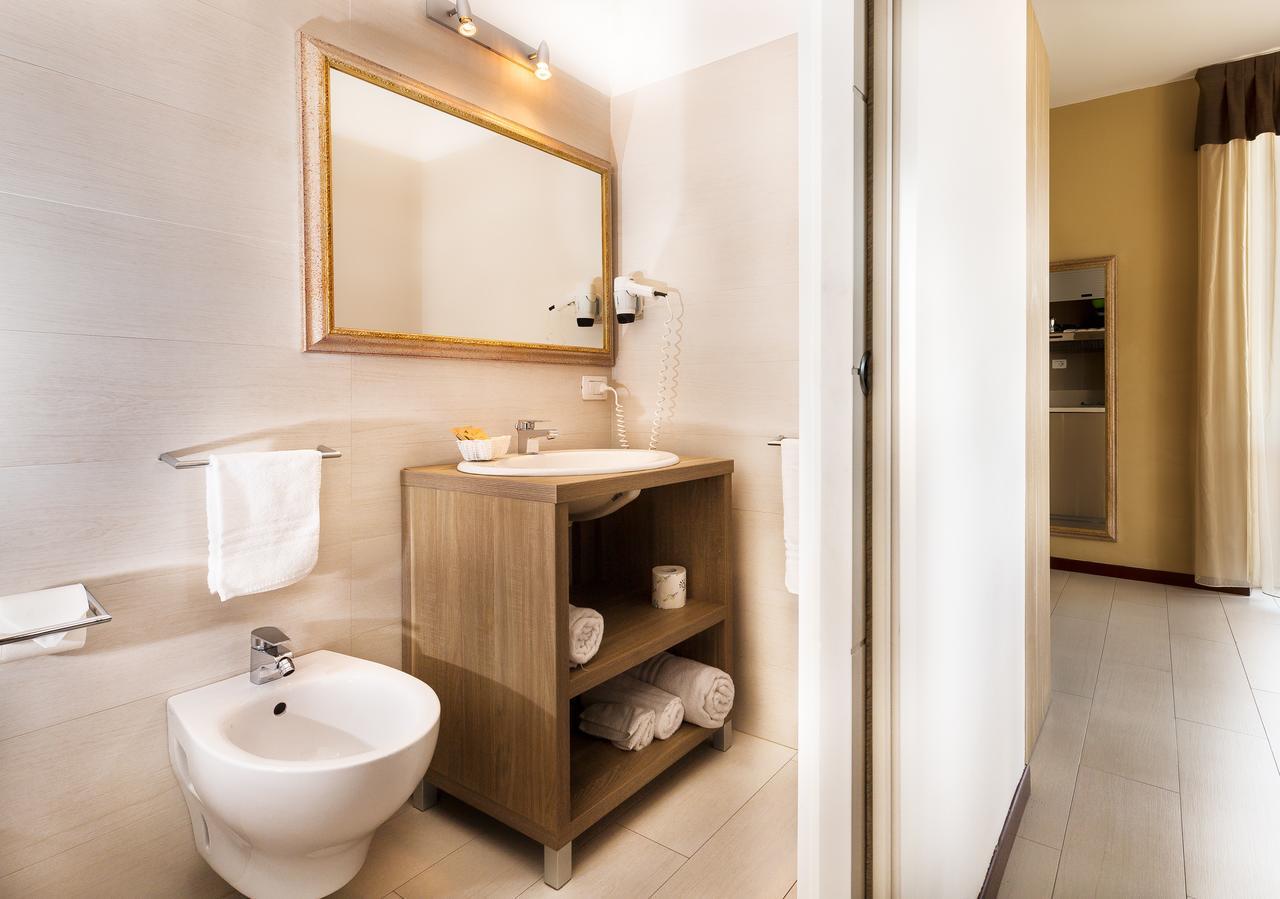 Le Residenze Del Centro Aparthotel Olbia Luaran gambar