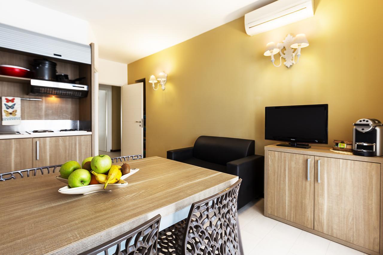 Le Residenze Del Centro Aparthotel Olbia Luaran gambar